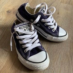 Converse kids sneakers size 11